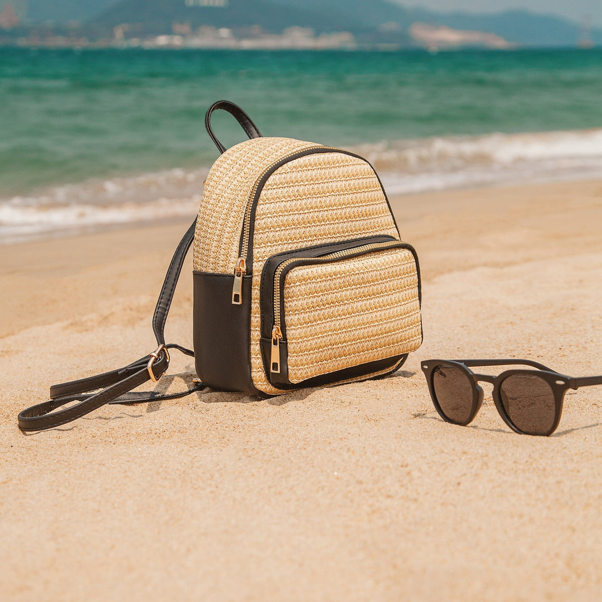 CELIA - Straw & Vegan Leather Backpack