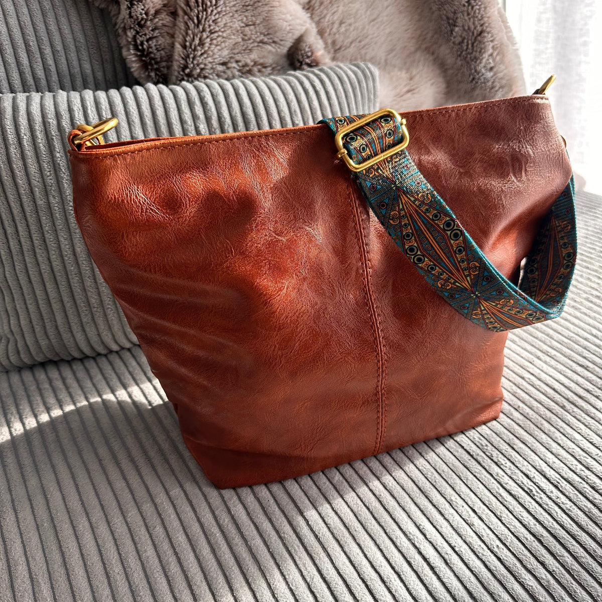 SARA - Vegan Leather Crossbody Bag