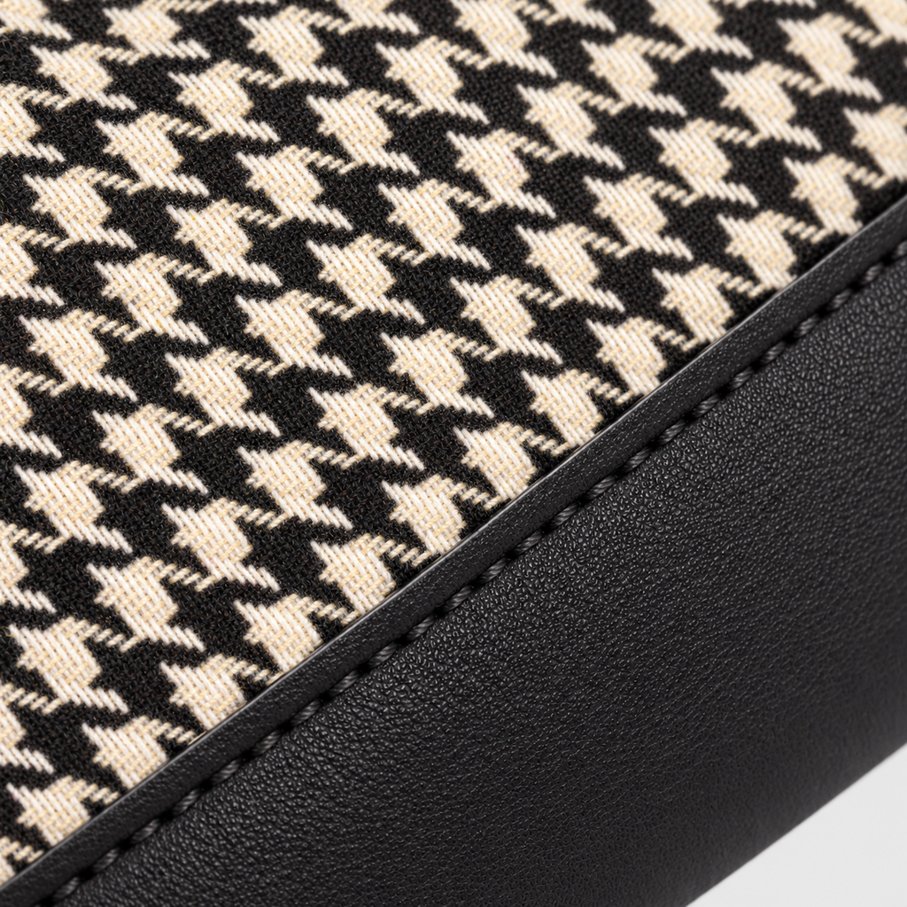 LAURA - Black - Pattern and stitching detail