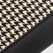 LAURA - Black - Pattern and stitching detail