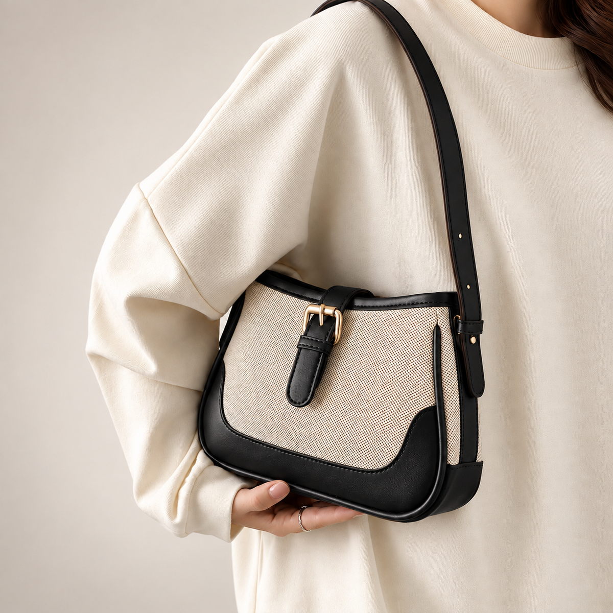 LIV - Black - Shoulder carry